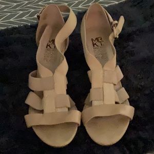 Cream colour heel in size 8